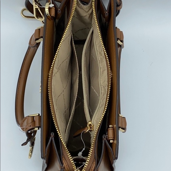 MICHAEL KORS HOPE MD MESSENGER & MD ZA CARD CASE - Picture 12 of 16